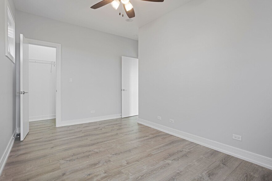 Building Photo - 6105 N Winthrop Ave