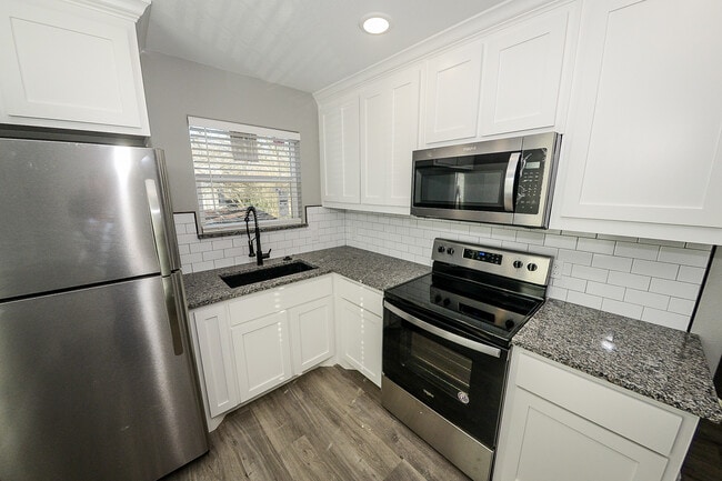 Building Photo - 1124 S Burnett Ave