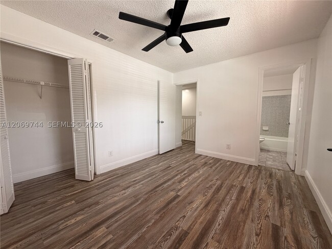 Building Photo - 4004 SW 68th Ln