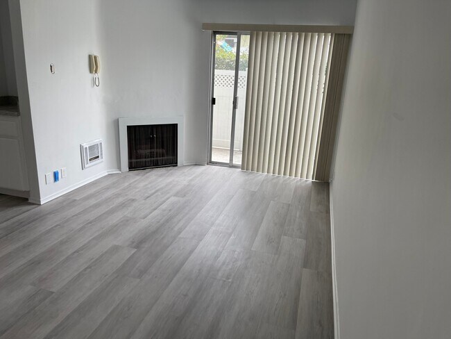 Primary Photo - 1251 Euclid St