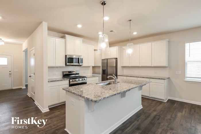 Building Photo - 574 Hillpark Ln
