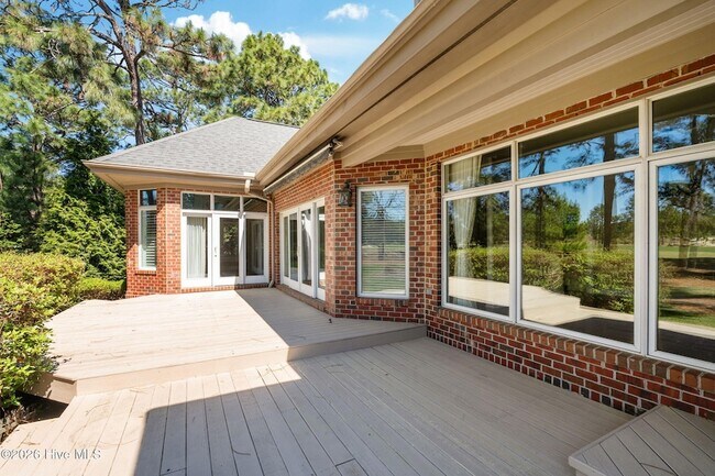 Building Photo - 50 Oak Meadow Rd