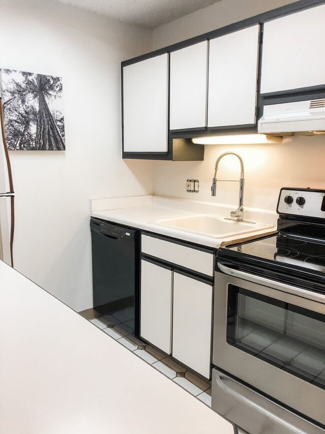 Building Photo - 3250 O'Neal Cir