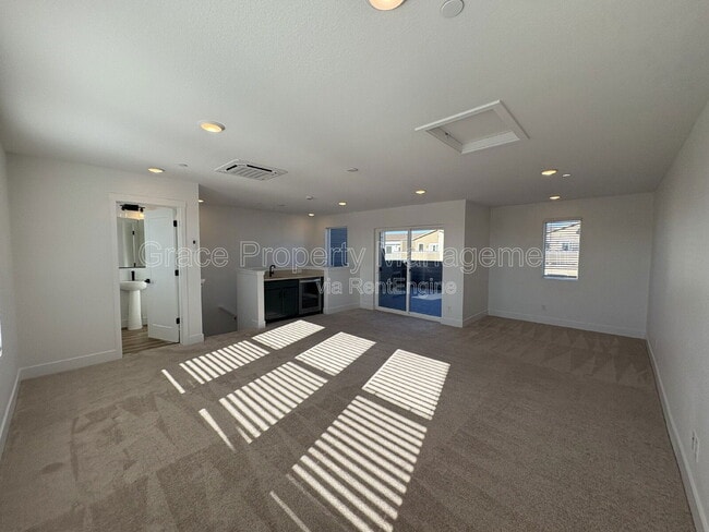 Building Photo - 2657 W 68th Pl