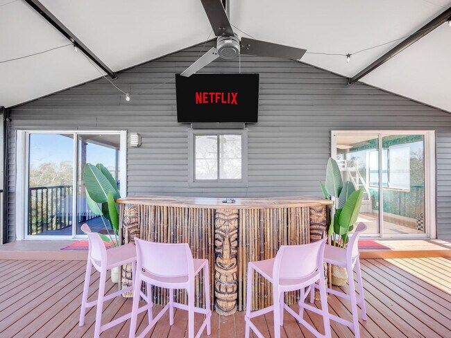 Building Photo - 5537 Pelican Way