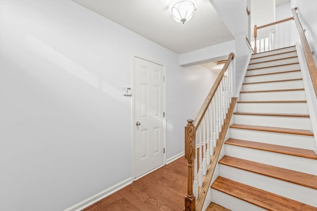 Building Photo - Charming Full-Brick Townhome in the Heart of South End