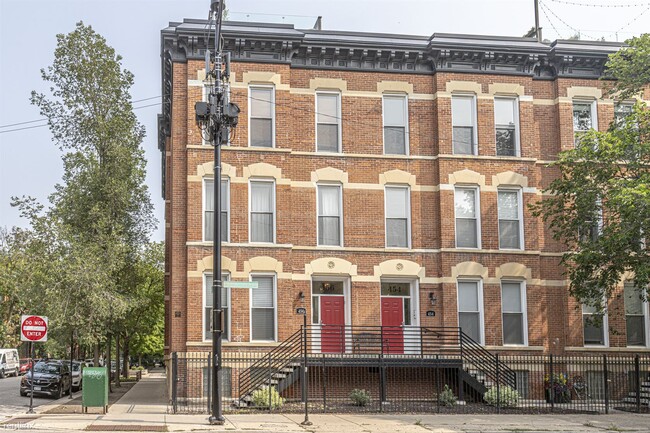 Building Photo - 3 br, 2 bath Condo - 456 W Armitage Ave