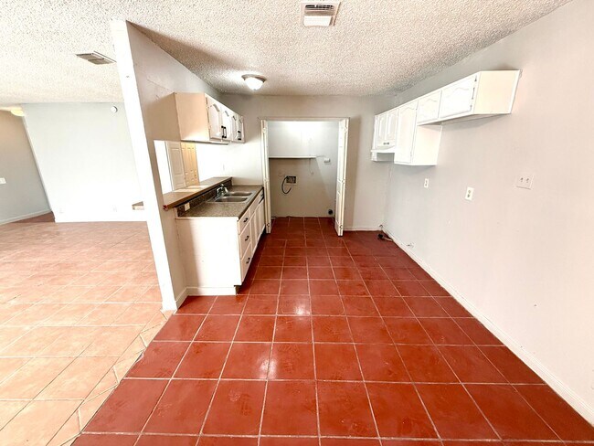 Building Photo - 7806 Winsford Dr