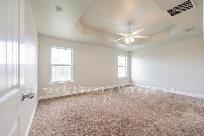 Building Photo - 704 E 97th St