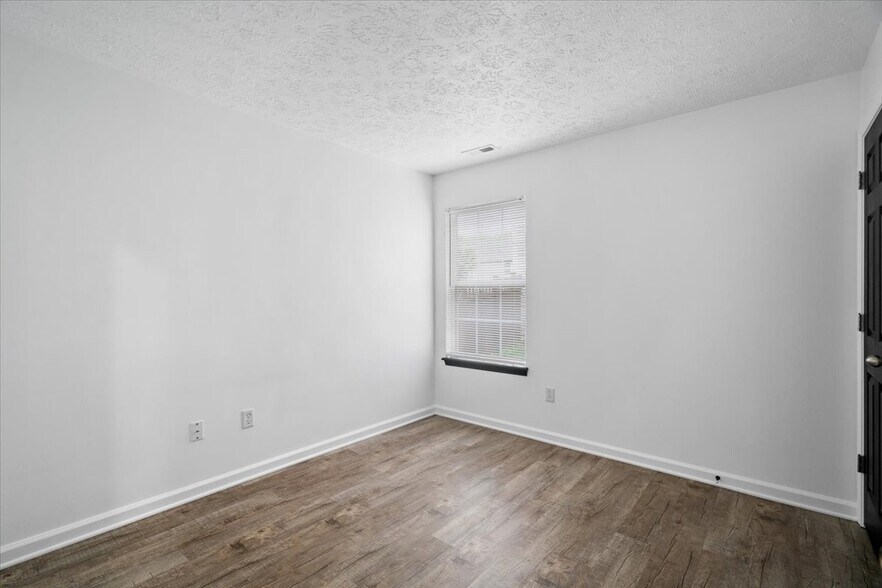Building Photo - 1429 Softwind Dr