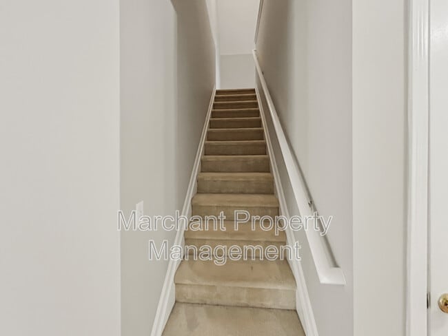 Building Photo - 776 Waterbrook Ln