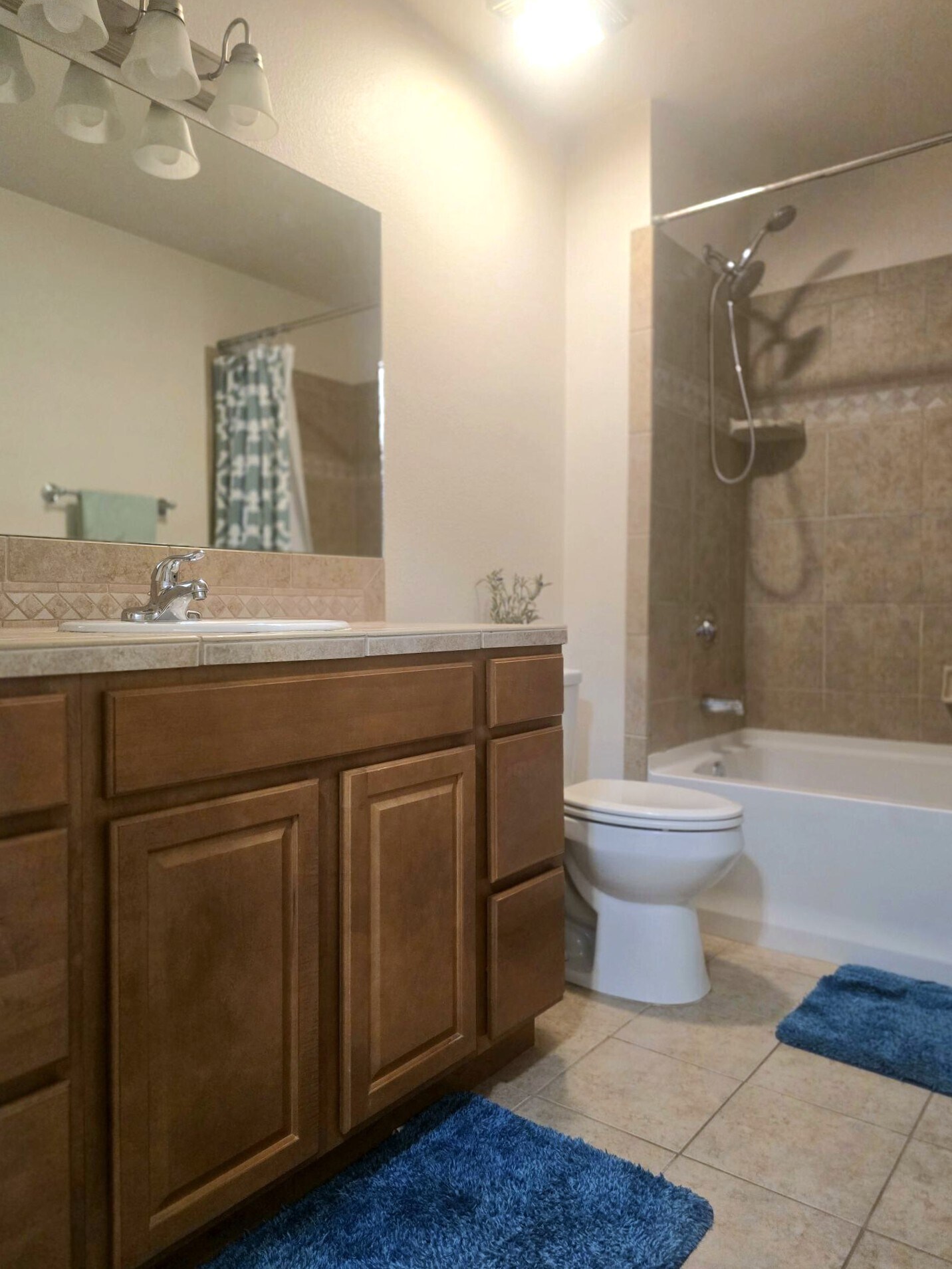 Building Photo - 1206 Walnut Ave