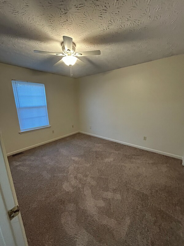 Building Photo - 105 O Roark Ave