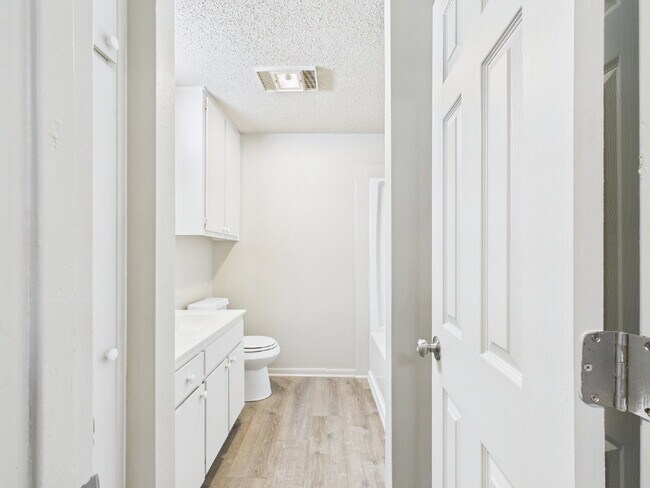 Building Photo - Upstairs 2/1 Unit Now Available