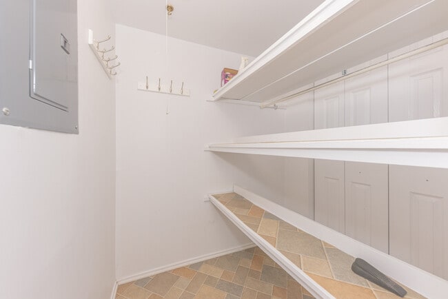 Building Photo - 2407 Packard St