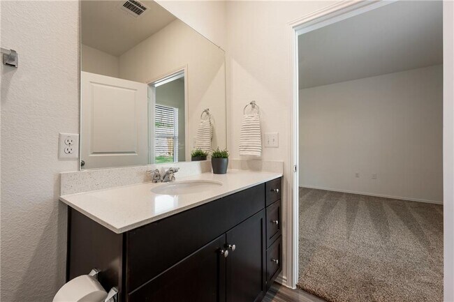 Building Photo - 5920 Eden Dr