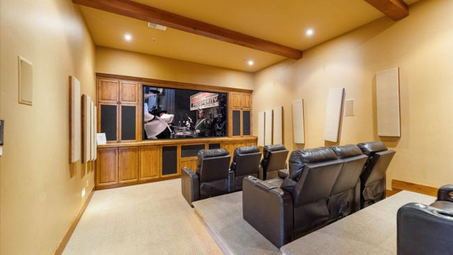 Building Photo - 6310 Locarno Dr