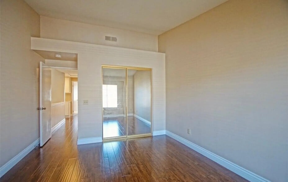 Primary bedroom - 7367 Belpine Pl