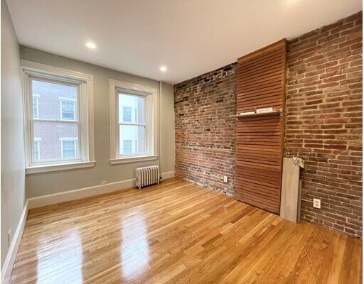 Building Photo - 51 Joy St