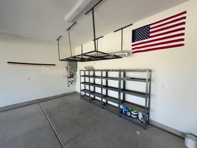 Building Photo - 20947 Spring Mountain Rd