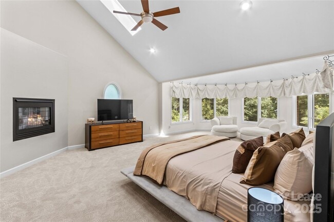 Building Photo - 709 Normandy Rd