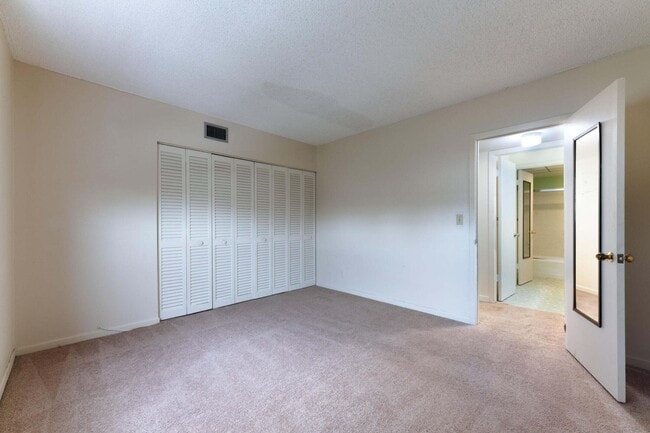 Building Photo - 1601 S Flagler Dr