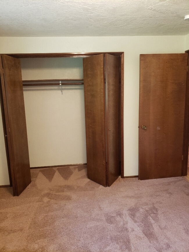Building Photo - STATUS: AVAILABLE- | R35 |$1895.00 + $100 ...