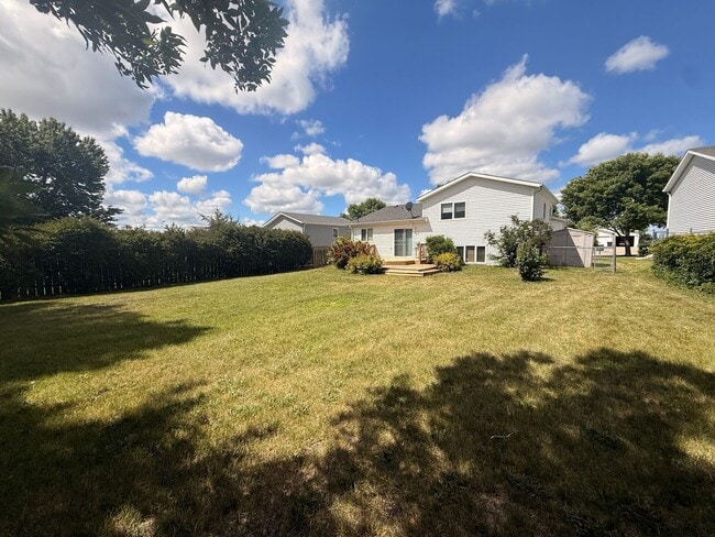 Building Photo - Spacious 3BR Home in Legacy School District with 3 Living Areas & 2-Stall Garage