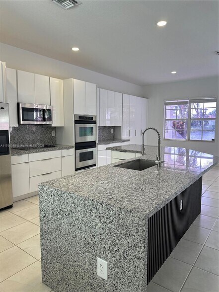 Building Photo - 11388 NW 68th St