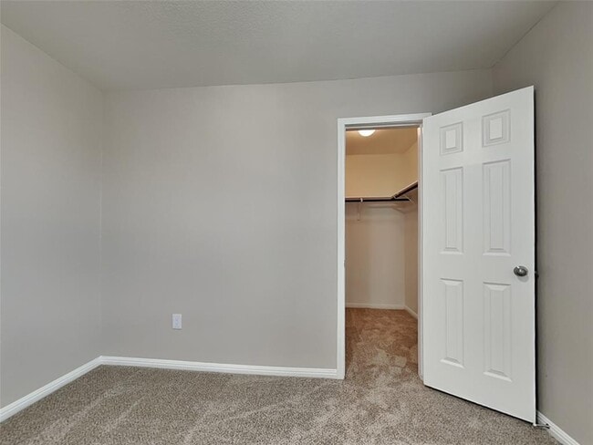 Building Photo - 5343 Marsh Ln