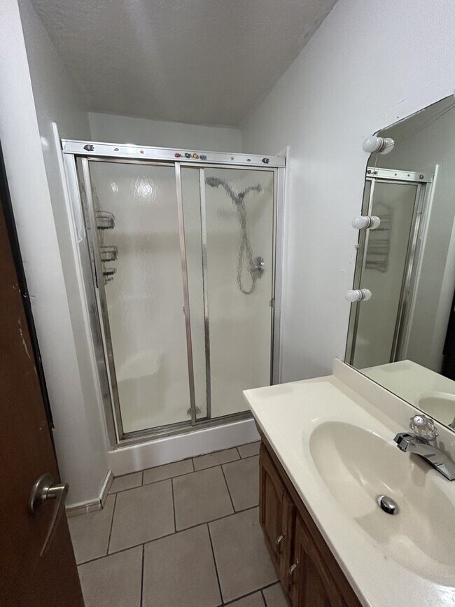 Building Photo - You Won't Believe the View!  2BR/2BA House...