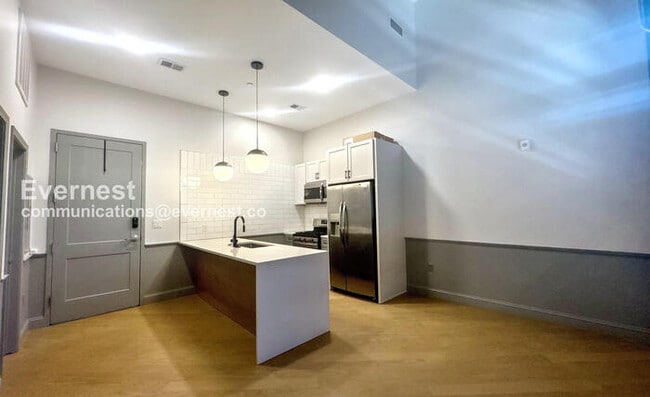 Building Photo - 2212 Morris Ave