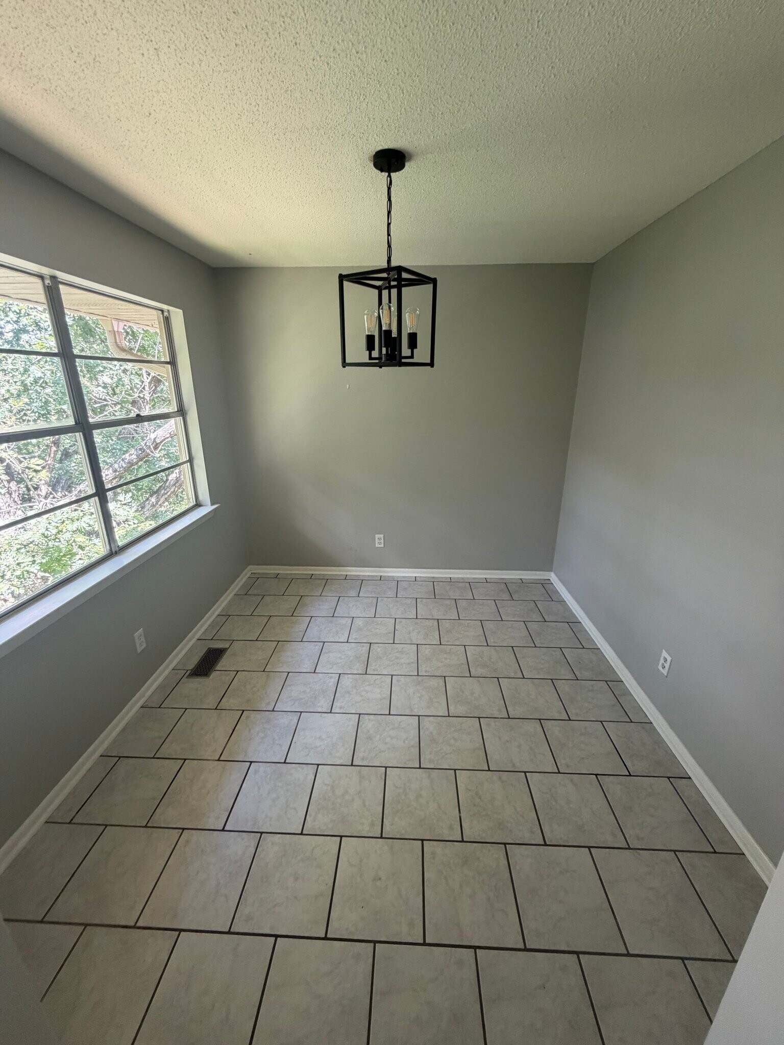 Building Photo - 11480 Bainbridge Dr
