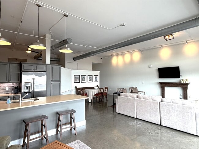 Building Photo - 505 Tennessee St