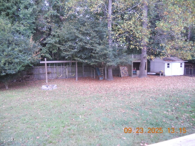 Building Photo - 105 Spring Leaf Ln