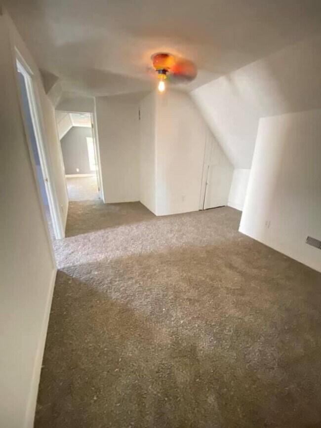 Building Photo - 2225 W Iowa St