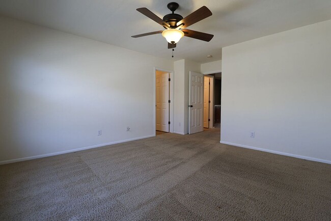 Building Photo - Beautiful Updated Town Home in Fort Collins