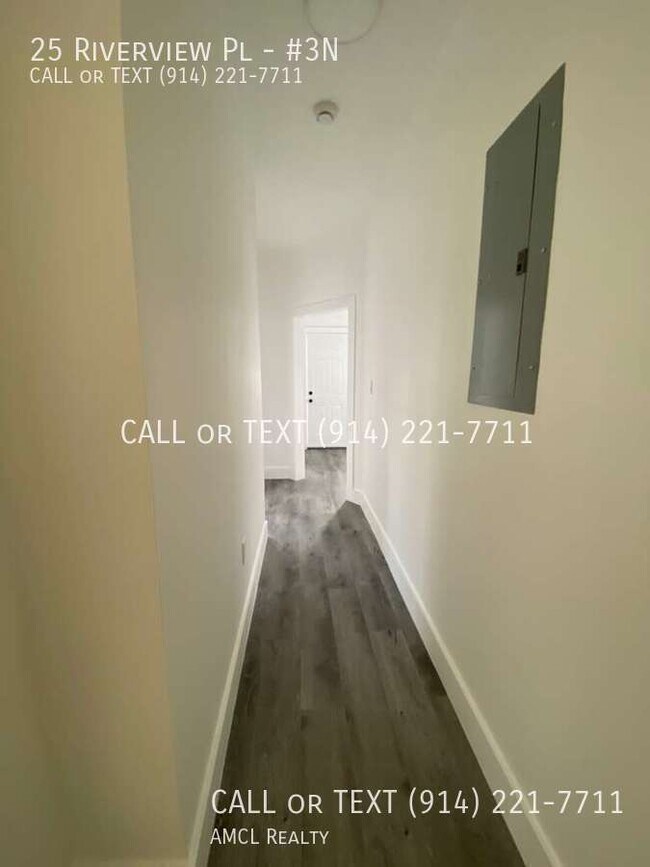 Building Photo - 25 Riverview Pl