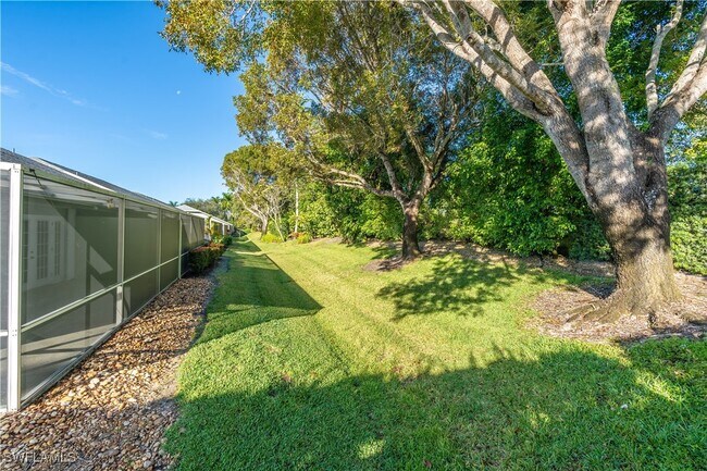 Building Photo - 1704 Royal Cir