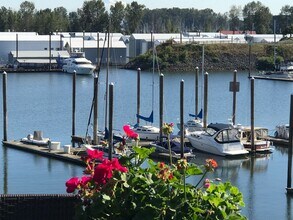 Building Photo - Beautiful Hayden Bay Condo with Mount Hood, River and Marina Views!
