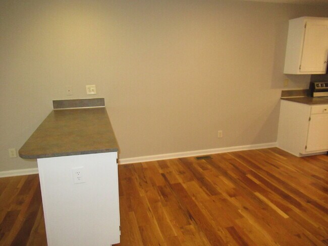 Building Photo - 800 Horseshoe Lake Rd