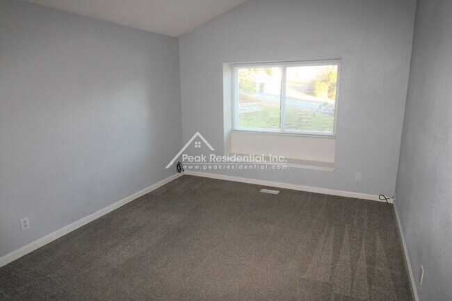 Building Photo - 9344 Winding Oak Dr