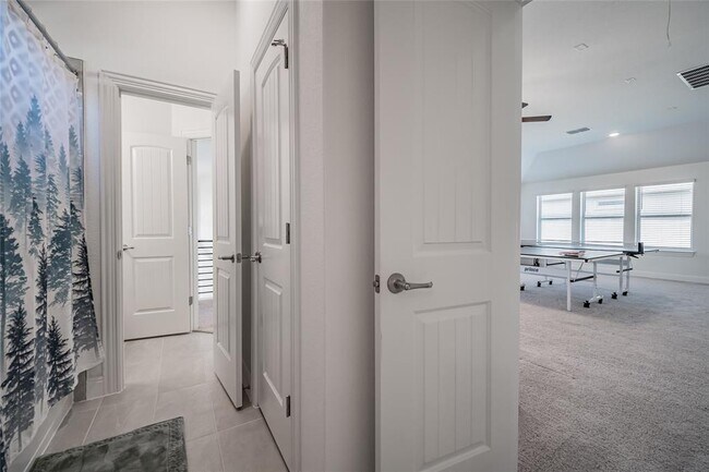 Building Photo - 3049 Sage Ranch Dr