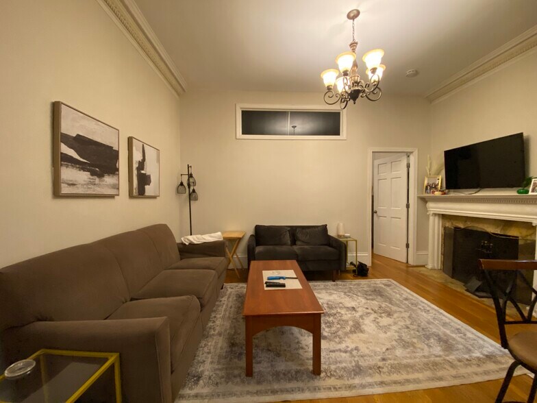 Building Photo - 42 Fenway