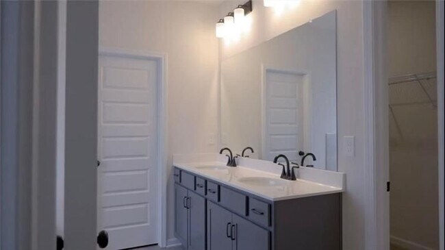 Building Photo - 702 Shetland Trl