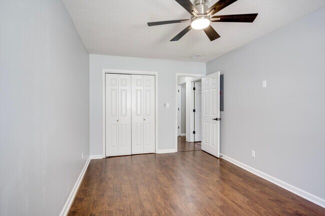Building Photo - 1054 Hickman Rd