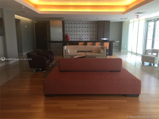 Building Photo - 500 Brickell Ave