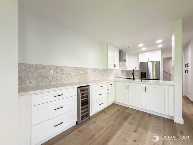 Building Photo - Newly Remodeled 2 Bedroom Condo for Rent i...