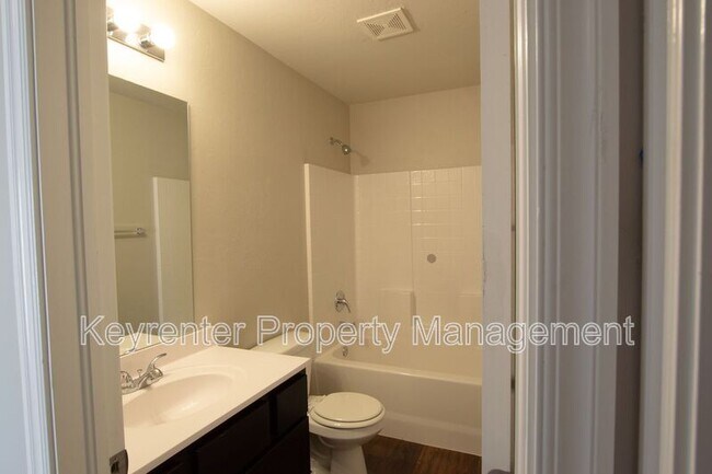 Building Photo - 1124 Granite Ln