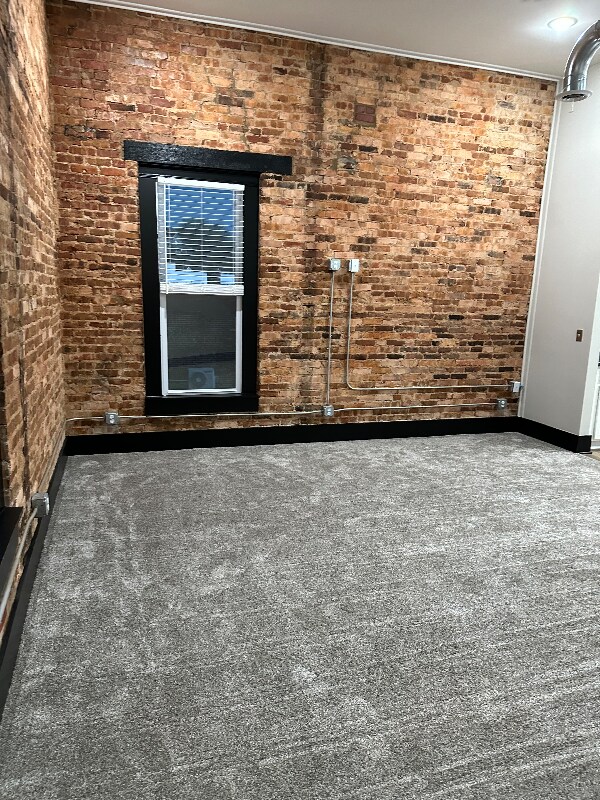 Building Photo - 430-432 Main St